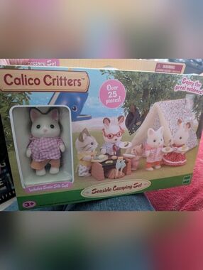 Calico Critters Seaside Camping Set with Cat Figurine New In Original Box